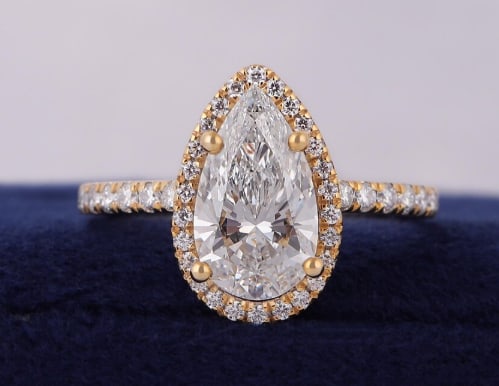 Certified 2.5 Carat VVS1 D Pear Cut Lab Grown Diamond 14k Rose Gold Engagment Ring: Certified 2.5 Carat VVS1 D Pear Cut Lab Grown Diamond 14k Rose Gold Engagment Ring - Side Stone Lab Grown Diamonds Round Cut VVS1 D COLOR 0.40 ct - Ring Size US 7