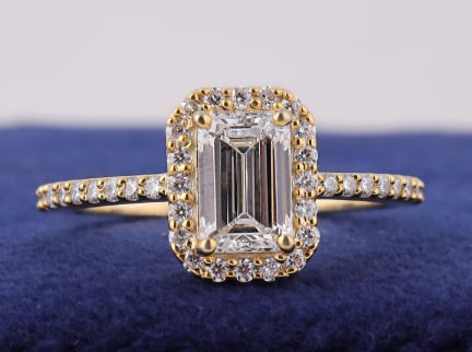 Certified 2.5 Carat VVS1 D Emerald Cut Lab Grown Diamond 14k Yellow Gold Engagment Ring: Certified 2.5 Carat VVS1 D Emerald Cut Lab Grown Diamond 14k Yellow Gold Engagment Ring - Side Stone Lab Grown Diamonds Round Cut VVS1 D COLOR 0.30 ct - Ring Size US 6