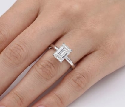 Certificted 2.5 Carat D VVS1 Emerald Cut Lab Grown Diamond 14k White Gold Engagment Ring: Certificted 2.5 Carat D VVS1 Emerald Cut Lab Grown Diamond 14k White Gold Engagment Ring - Ring Size US 6