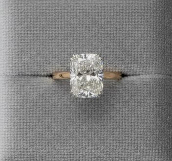 Certificted 5.00 Carat D VVS1 Cushion Cut Lab Grown Diamond 14k Yellow Gold Engagment Ring: Certificted 5.00 Carat D VVS1 Cushion Cut Lab Grown Diamond 14k Yellow Gold Engagment Ring - - Ring Size US 6