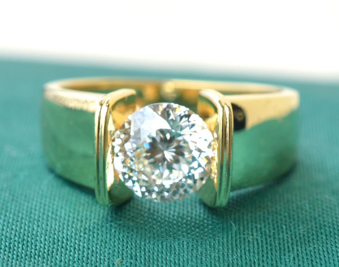 Certificted 2.5 Carat D VVS1 Portuguese Cut Lab Grown Diamond 14k Yellow Gold Engagment Ring: Certificted 2.5 Carat D VVS1 Portuguese Cut Lab Grown Diamond 14k Yellow Gold Engagment Ring - Ring Size US 7
