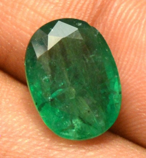 Certified 5.40 Carat Natural Zambian Green Emerald Loose Stone: Certified 5.40 Carat Natural Zambian Green Emerald Loose Stone - Oval Cut - 13.64x10x5.58 MM