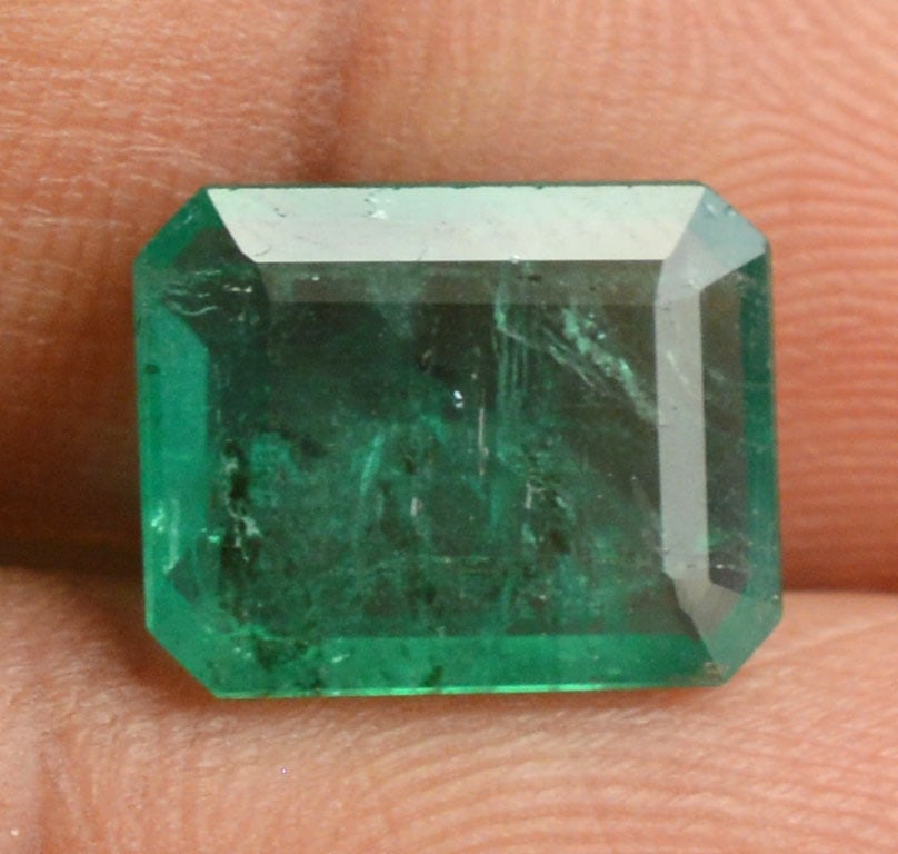 Certified 3.81 Carat Natural Zambian Green Emerald Loose Stone: Certified 3.81 Carat Natural Zambian Green Emerald Loose Stone - Emerald - 11.95x9.45x4 MM