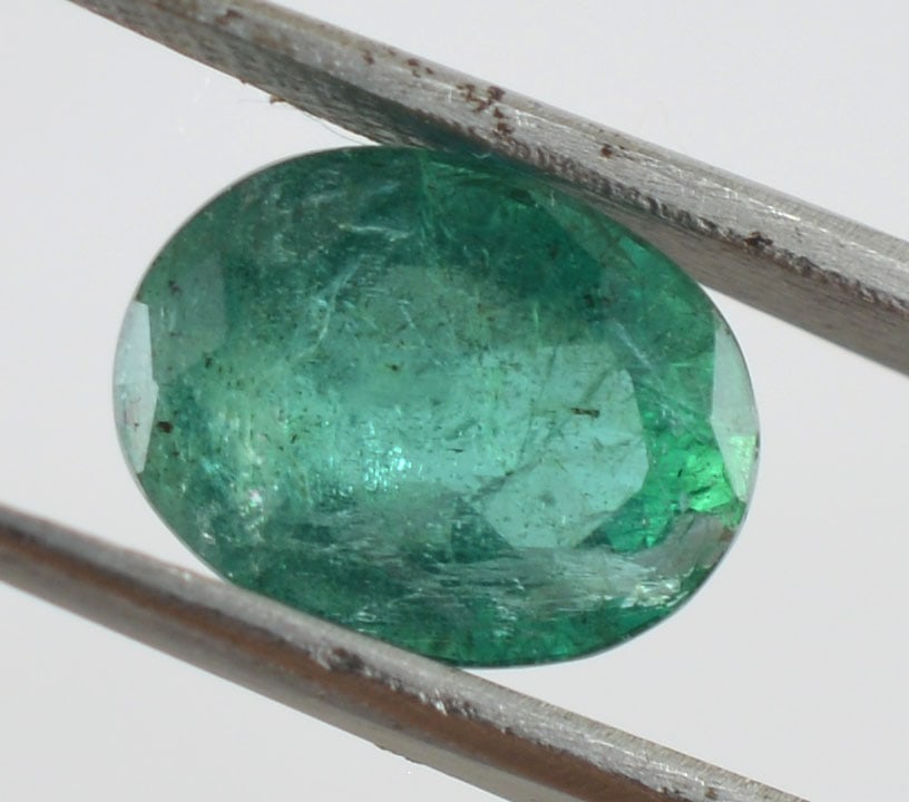 Certified 4.15 Carat Natural Zambian Green Emerald Loose Stone: Certified 4.15 Carat Natural Zambian Green Emerald Loose Stone - Oval Cut - 11.60x9x6.18 MM