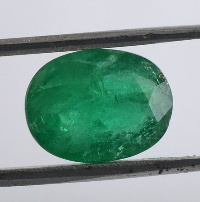 Certified 4.48 Carat Natural Zambian Green Emerald Loose Stone: Certified 4.48 Carat Natural Zambian Green Emerald Loose Stone - Oval Cut - 12.22x9.23x6 MM