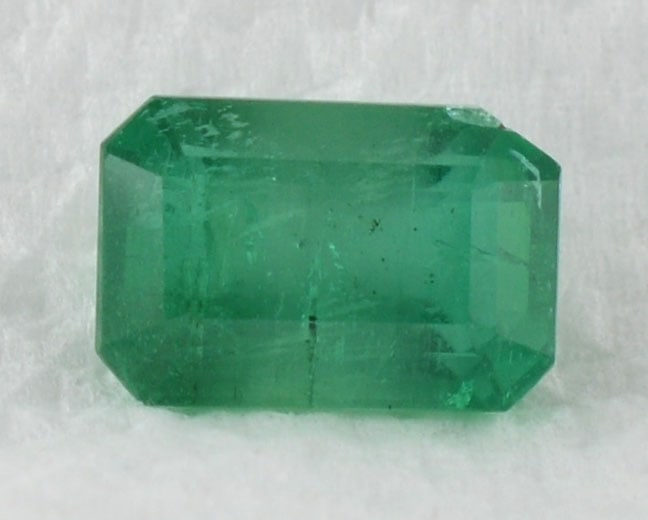 Certified 4.06 Carat Natural Zambian Green Emerald Loose Stone: Certified 4.06 Carat Natural Zambian Green Emerald Loose Stone - Emerald Cut -11X7.36X6.30 MM