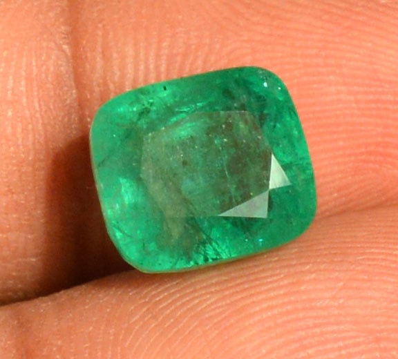 Certified 5.17 Carat Natural Zambian Green Emerald Loose Stone: Certified 5.17 Carat Natural Zambian Green Emerald Loose Stone - Cushion CUT - 10X8.90X7.33 MM