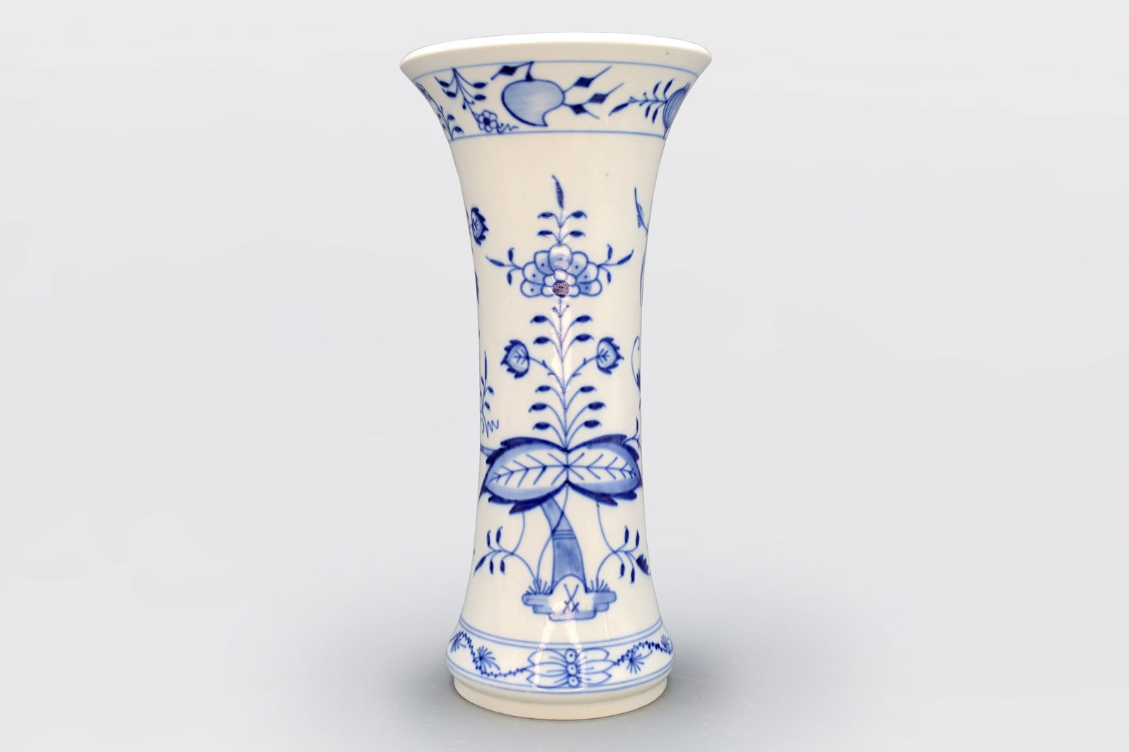 Vintage 1930s Meissen Porcelain Floral Vase, Blue And White, Onion Pattern, Neuer Ausschnitt (1 of 4)
