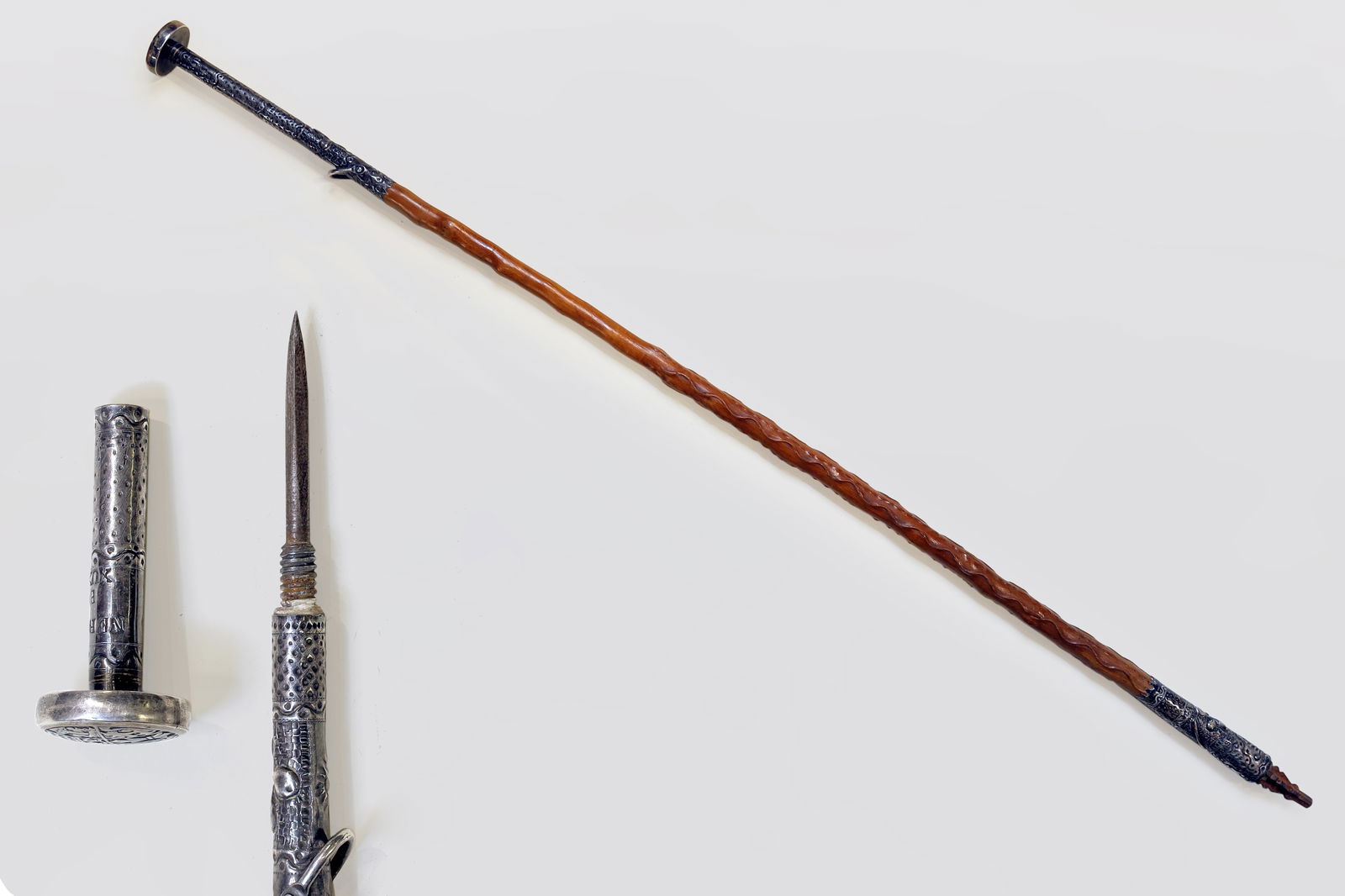 Antique Basque Country Makila Walking Cane With Silver Ferrule And Handle, Engraved (1 of 4)