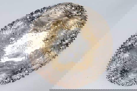 Impressive Antique 1900s Whiting Sterling Silver Hibiscus Centerpiece Bowl, Art Nouveau Style: Impressive Antique 1900s Whiting Sterling Silver Hibiscus Centerpiece Bowl, Art Nouveau Style. With Hallmarks. Patina, Normal Surface Wear And Age. Sold As Pictured. DISCLAIMER: Read The Description A