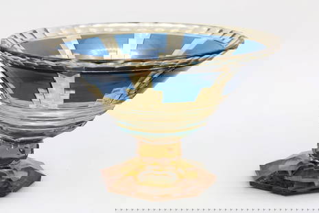Art Deco Crystal Fruit Bowl, Colored And Footed, By Val St Lambert, Belgium 1930s, Glass Art: Art Deco Crystal Fruit Bowl, Colored And Footed, By Val St Lambert, Belgium 1930s, Glass Art. When i pass my finger i feel 2 small chips on the upper edge. Surface Wear And Age. Sold As Pictured. DISC