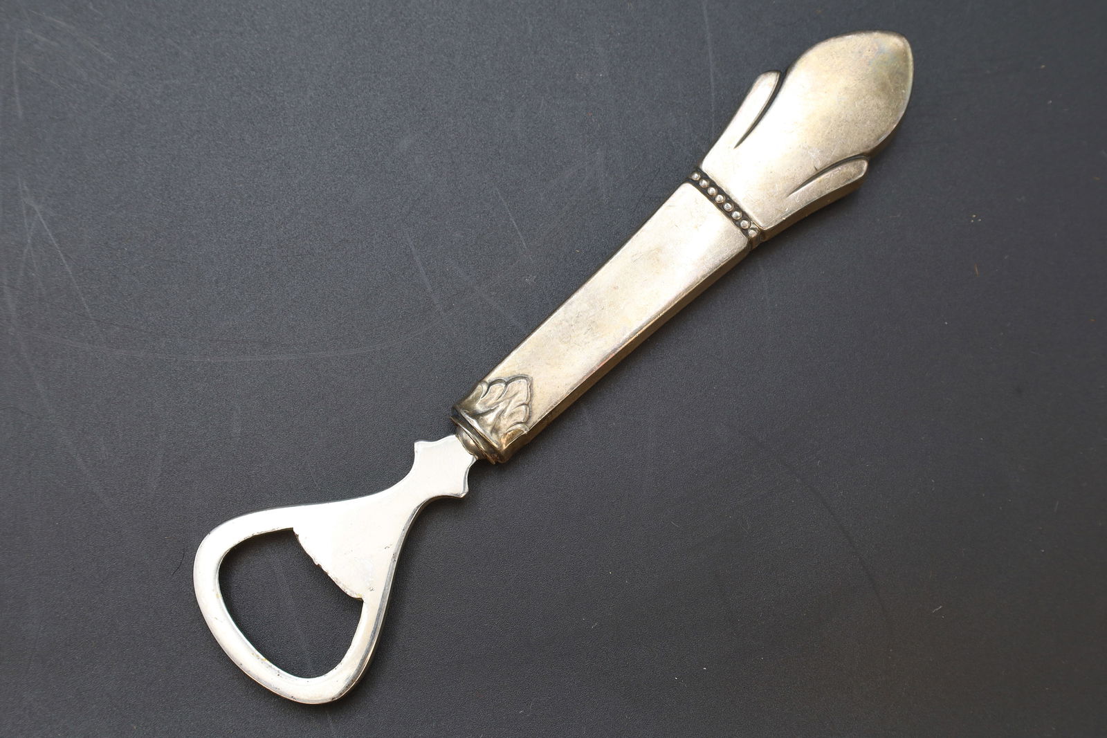 Vintage Art Deco Bottle Opener, Sterling Silver Handled Bottle Cap Lifter, Mid Century Barware: Vintage Art Deco Bottle Opener, Sterling Silver Handled Bottle Cap Lifter, Mid Century Barware. Sold As Is. DISCLAIMER: Read The Description And Watch Carefully The Images Provided. Ask Any Questions