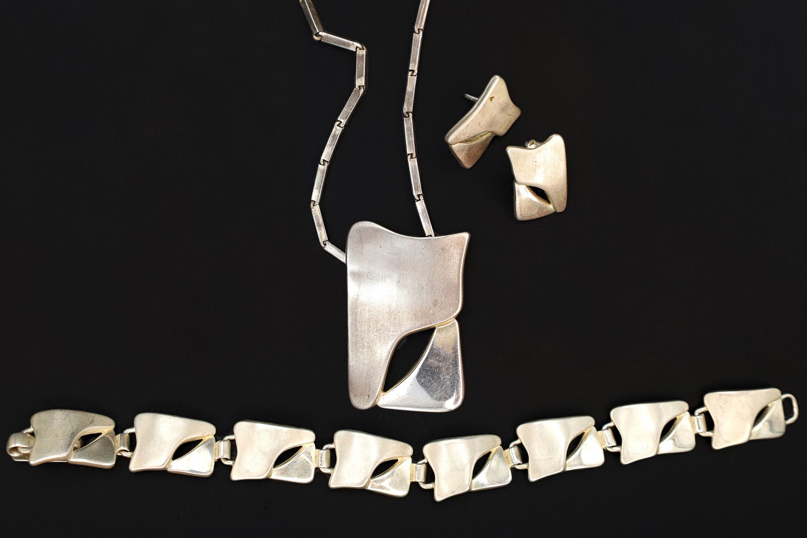 Demi Parure Jewelry Set In Modernist Design, Pendant Necklace, Earrings, Bracelet, Geometric Panels (1 of 4)