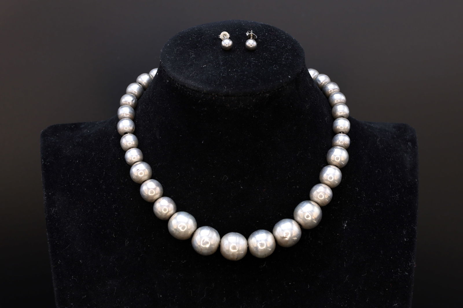 Graduated Ball Beads Jewelry Set, Choker Necklace And Round Stud Earrings, Sterling Silver, Fashion (1 of 4)