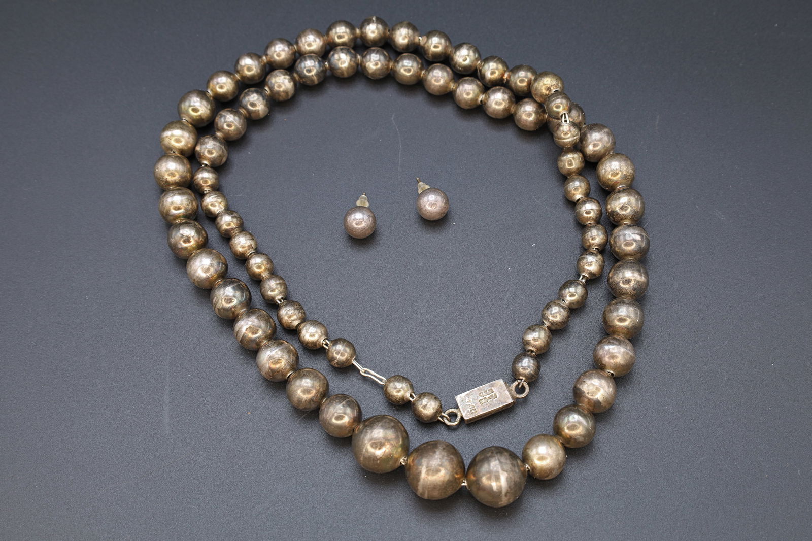 Taxco Mexico Graduated Ball Beads Jewelry Set, XL Necklace And Round Stud Earrings, Sterling Silver (1 of 5)