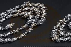 RARE R.D. Cuernavaca Mexico Jewelry, A Lariat Necklace In Neo Etruscan Style, 925 Sterling Silver: Dimensions Wearable Length 19.5 inches Not Including The 4.5 inches tassel. Weight 112 grams. All measurements are approximate. Overal Very Good Condition. Wear And Aging. Mid Century RARE R.D. Cuerna