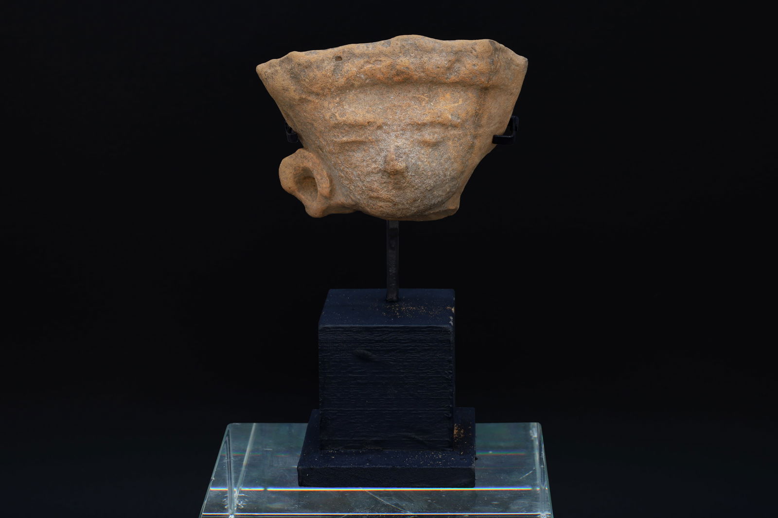 Ancient Huastec Head Figure, Circa 500AD Panuco River Area Style, Veracruz PreColumbian Ceramic Idol: Dimensions Height 2.25 inches, Width 3 inches. All Measurements Are Approximate. Condition, Antique. Refer to photos and description. Ancient Huastec Head Of A Dignitary Leader Or Priest, Circa 500 AD