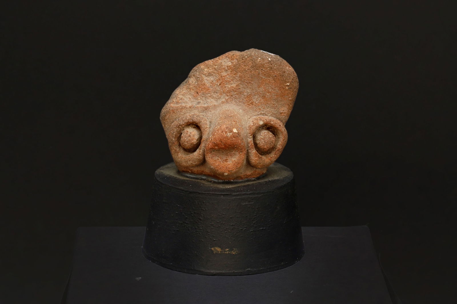 Ancient Pre Columbian Mixtec Pottery Representing A Bird, Early Formative Period Tayata, Antiquities: Ancient Pre Columbian Mixtec Pottery Representing A Bird, Early Formative Period Tayata 1350 To 850 BCE, Mexico Mesoamerican Art. Provenance: From the Estate of Joyce Kootz, wife of Gallerist Sam Koot