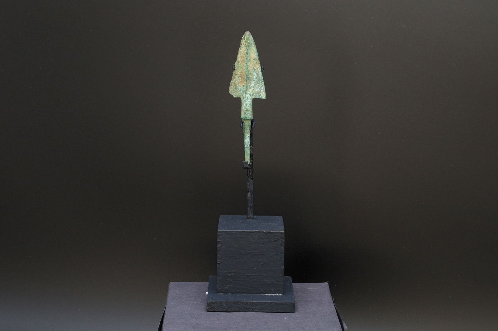 Ancient Luristan Bronze Spear Point From Around 1200 To 800 BCE, Near Eastern Antiquities Militaria: Dimensions Length 3 inches. All Measurements Are Approximate. Ancient Luristan Bronze Spear Point From Around 1200 To 800 BCE, Near Eastern Antiquities And Militaria Collectibles, Primitive Spearheads