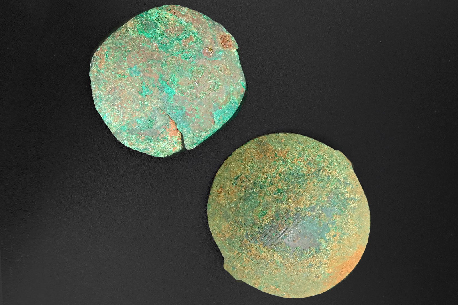 Pair Of Bronze Belt Buckle Ornaments, Round Etched Discs Central Europe, Danube River Basin, Celtic (1 of 4)