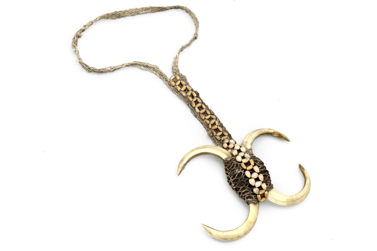 Papua New Guinea, Tribal Jewelry Necklace Keram East Sepik, Ethnic Art Oceania Collectibles: An Early 20th Century, Rare Due Its Great Condition, A Papua New Guinea, Handmade Tribal Jewelry Necklace Keram East Sepik River Region, Ethnic Art From Oceania Islands. Some Broken Ends And Normal We