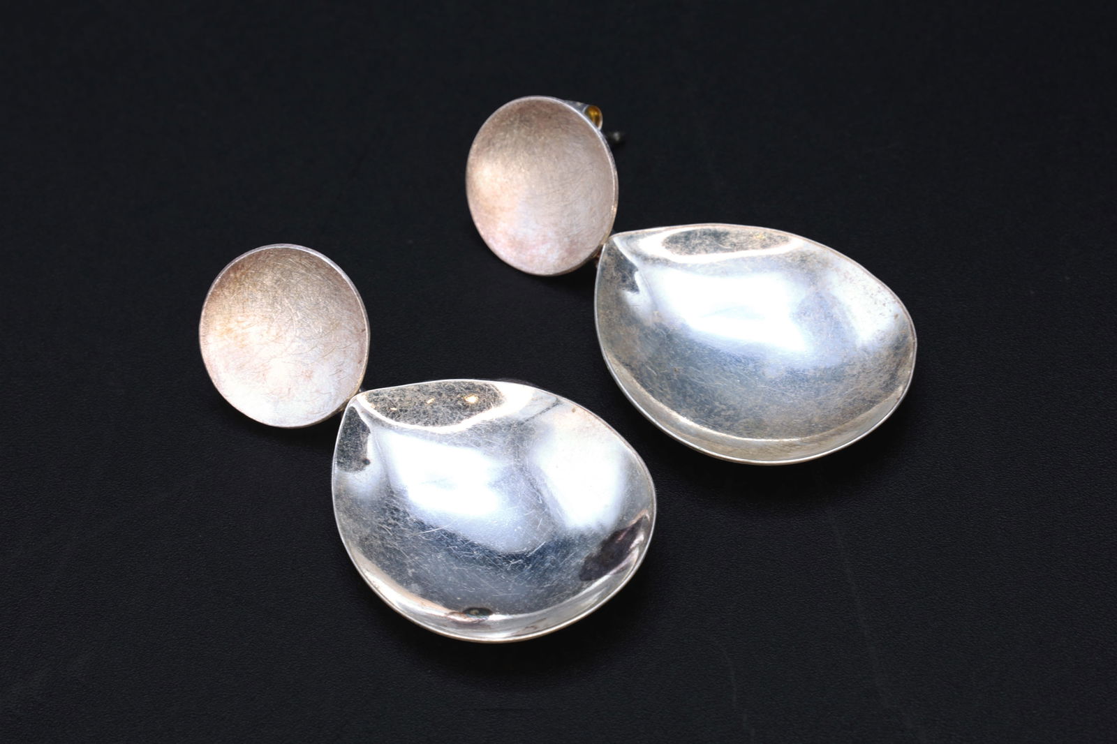 Modernist Dangle Earrings With Concave Drop And Concho, 925 Sterling Silver Jewelry, Vintage 1990s (1 of 3)