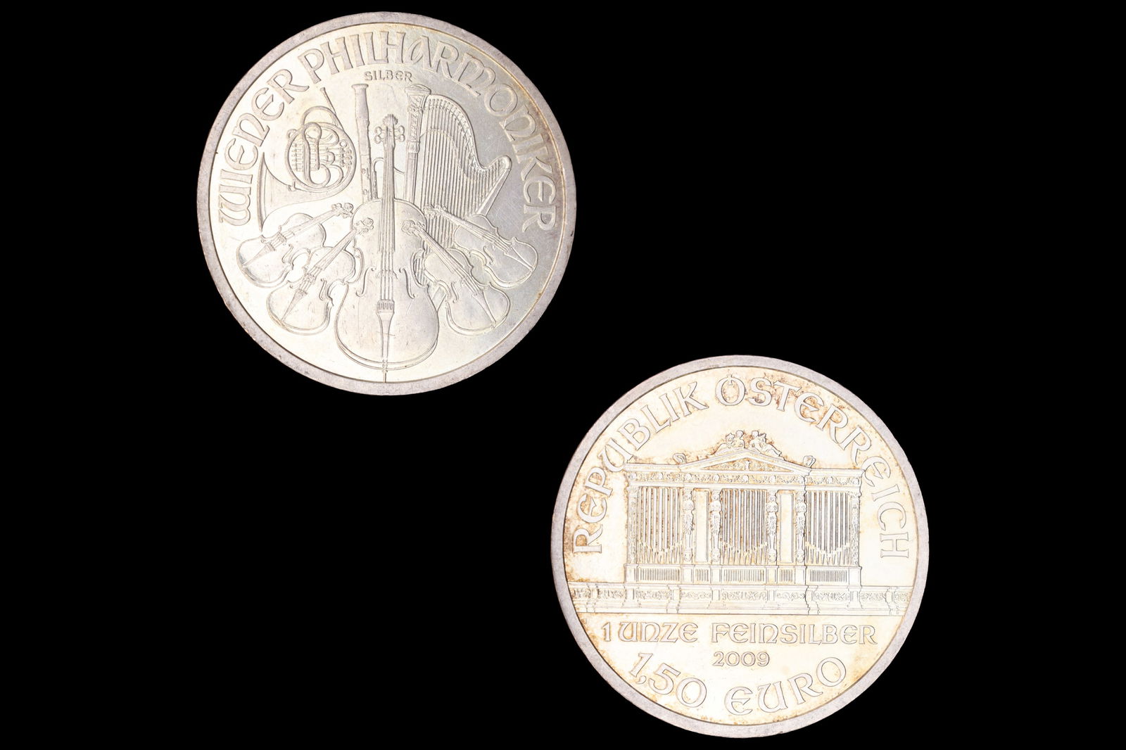 Austria Euro Coin Of 2009, Vienna Philharmonic, 999 Silver Grade Mint, 1 Ounce Of Fine Silver: Austria 1.5 Euro Silver Coin Of 2009, Vienna Philharmonic, The Golden Concert Hall, 999 Silver Grade Mint, 1 Ounce Of Fine Silver, Republik Osterreich Non Circulating Coins And Tokens. Obverse: The go