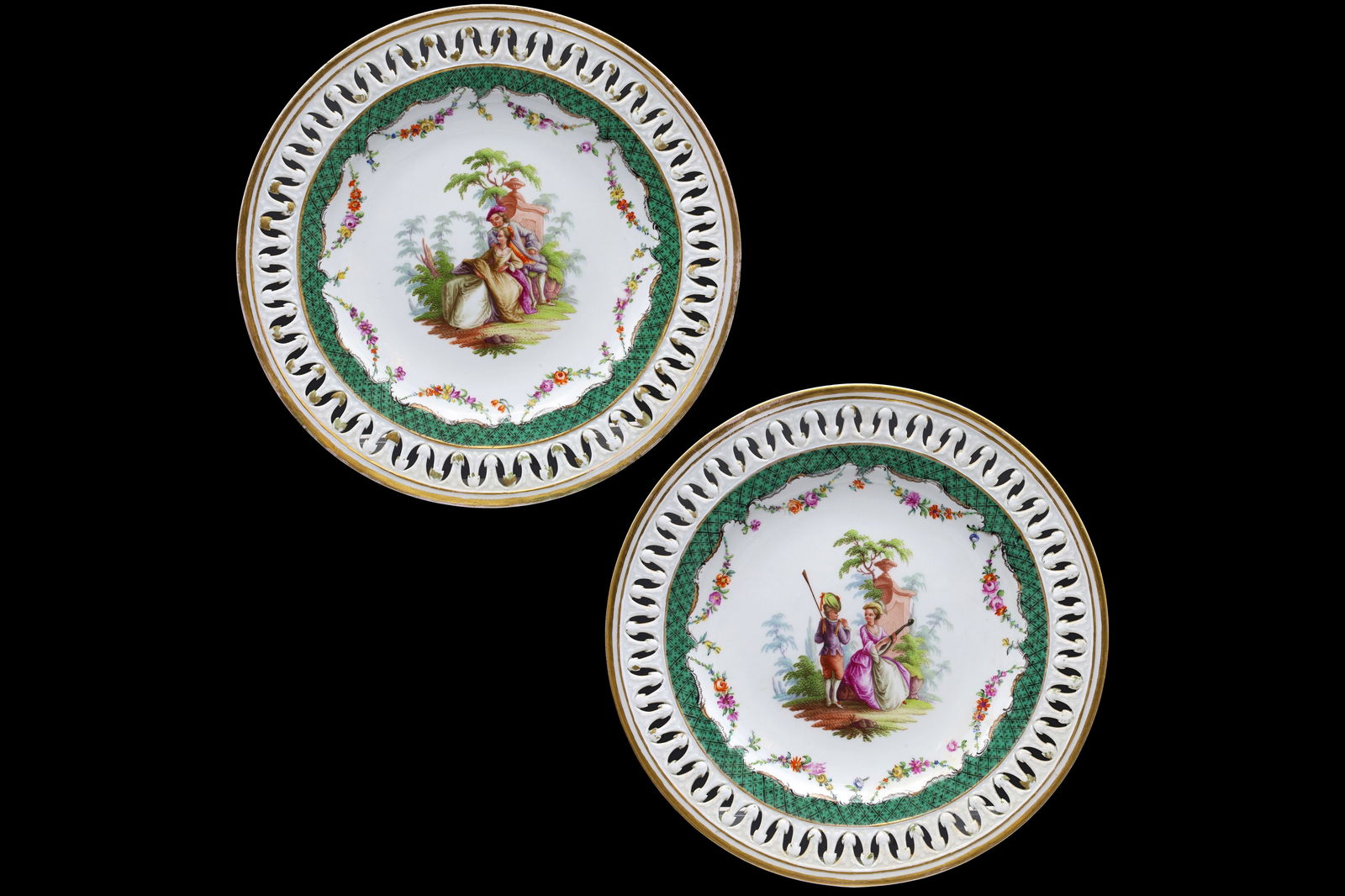 Pair Of 18th Century Meissen Decorative Plates With Reticulated Rim, Rococo Romantic Paintings: 19th Century Decorative European Arts And Crafts. Pair Of Meissen Decorative Plates With Reticulated Rim, Rococo Paintings. Antique late Of The 18th Century Meissen Open Work Plate, With Lattice Borde