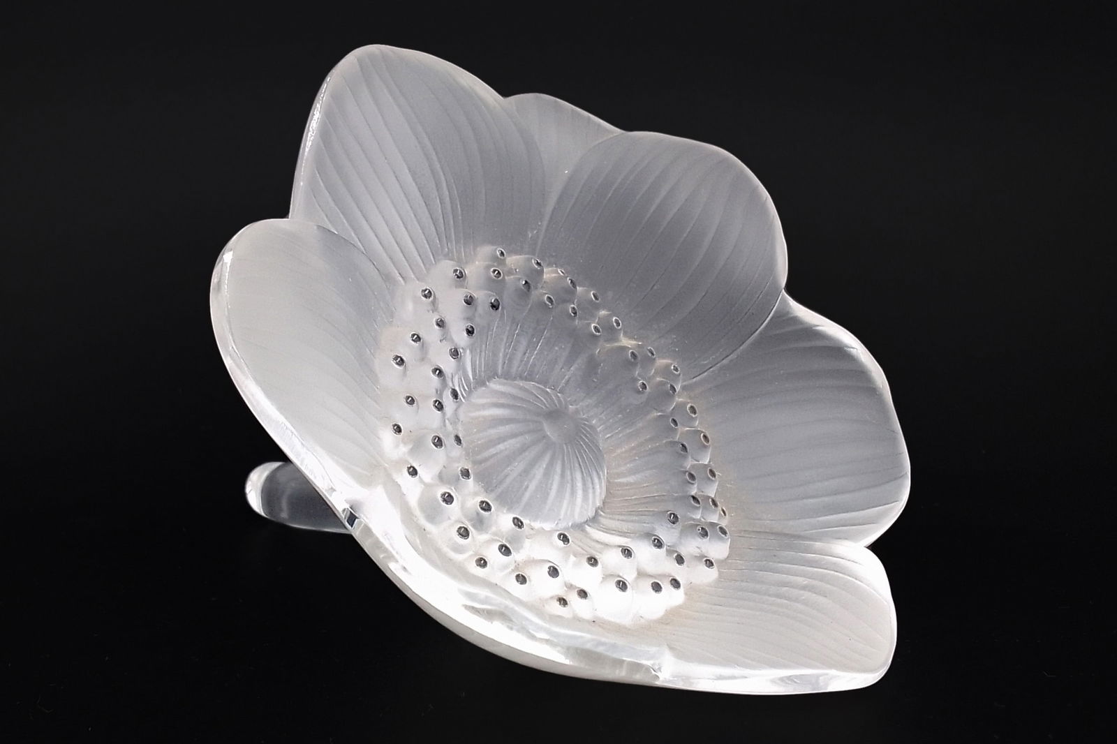 Lalique France Anemone Flower Figurine, A Large Figural Paperweight Or Desk Accent, Frosted Glass: Dimensions 4 x 4 x 4.5 inches. All measurements are approximate. Very Good Condition. Sold Exactly As Pictured. Lalique France Anemone Flower Figurine, A Large Figural Paperweight Or Desk Accent, Fros