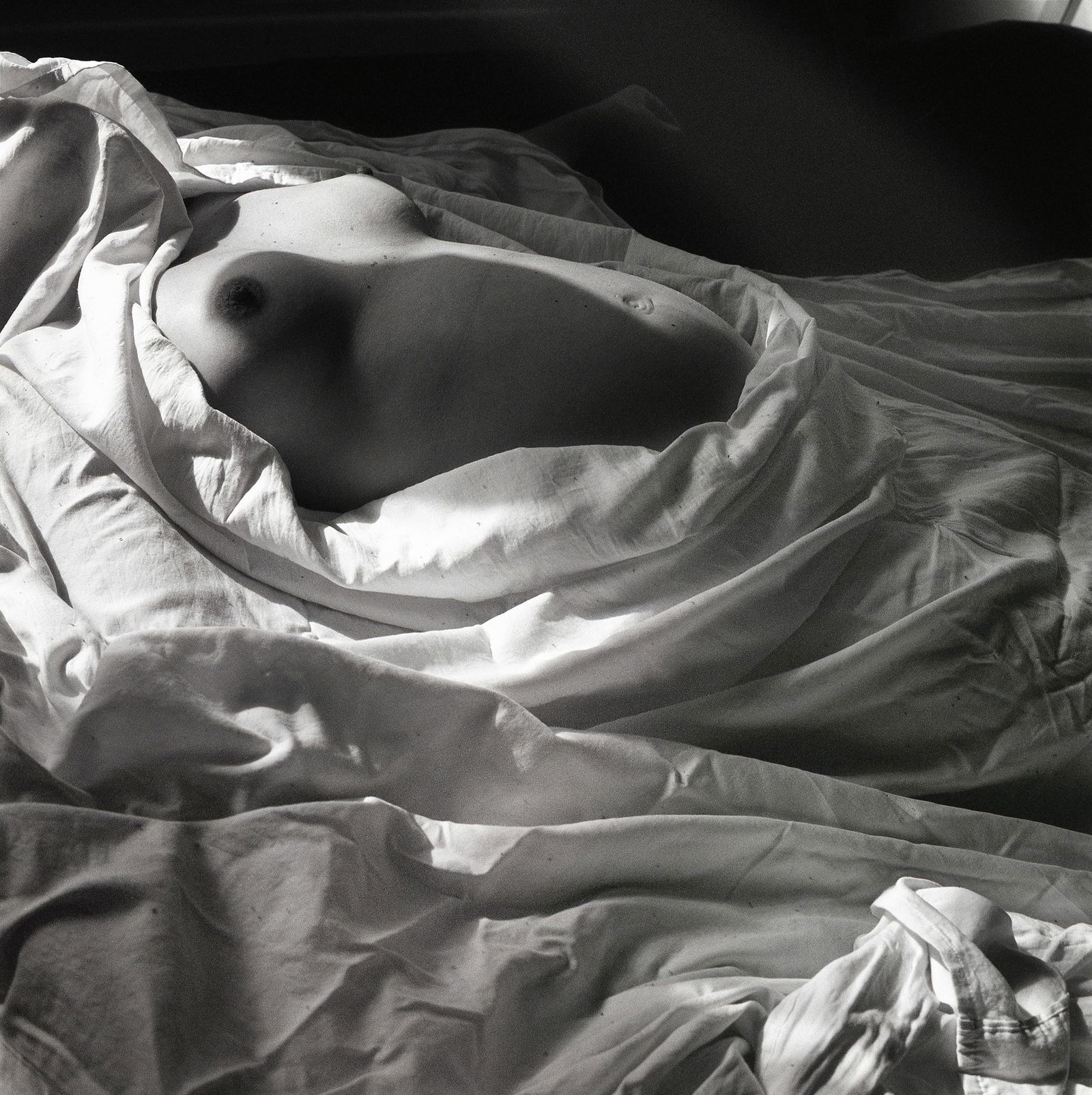 New York, Hasselblad Photo Print 24 x 24 in, Signed, Israeli Contemporary Artist Naama Sarid: Title: Earth And Poetry. Brooklyn, NYC, 2013. Hasselblad camera, 400iso black and white Film. B&W Medium Format Analogue Photography, Israel Female Model, Israeli Visual Poetry, Contemporary Conceptua