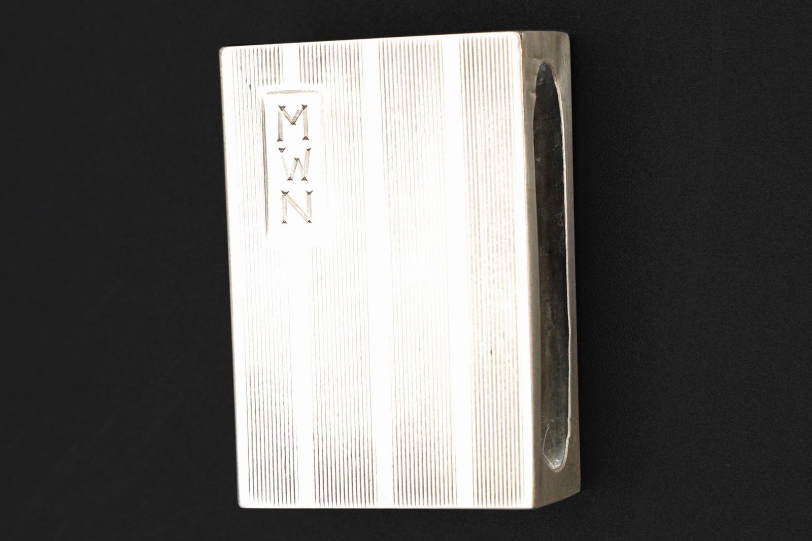 Vintage Mid Century Tobacciana, A Sterling Silver Matchbox, Small Match Case Cover With Wallace: Dimensions 1.55 x 1.125 x 0.5 inches. Weight 9.75 Grams. All Measurements Are Approximate. Luxury Restaurant Accessories. Sterling Silver Matchbox, A Match Case Cover With Wallace Hallmarks, Small Siz