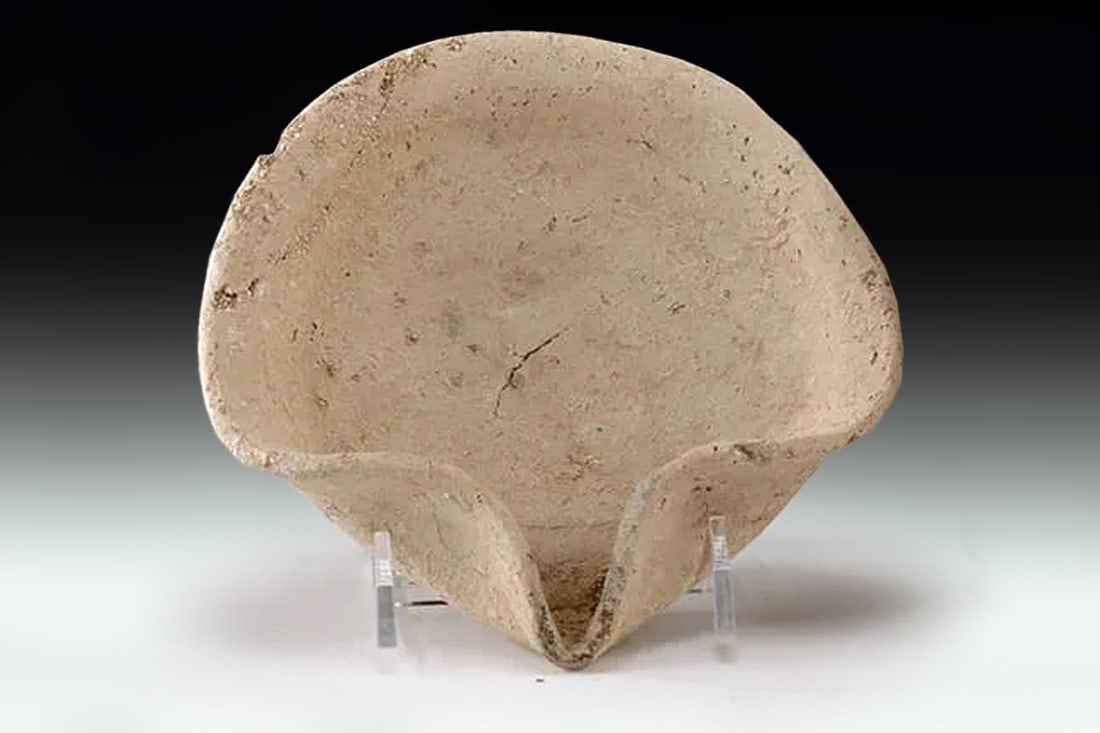 Jerusalem First Temple Period, Clay Oil Lamp With Pinched Spout, Terracotta Iron Age II 9th C BCE: Dimensions, 5.125 x 5.4 x 1.75 inches, All measurements are approximate. Sold as pictured. Has a repair on the side rim.Provenance: private Colorado, USA collection; two largest: ex-private Los Angele