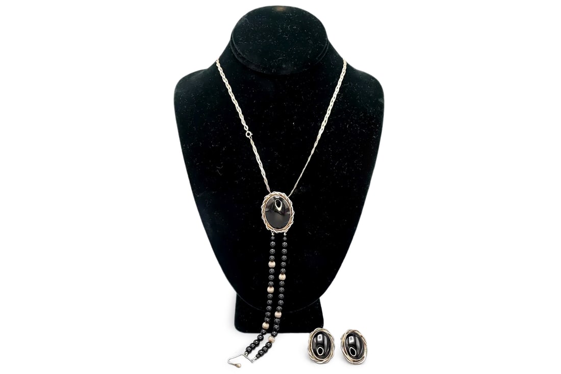 Southwestern Americana Sterling And Onyx Jewelry Set by Regina 1980s Vintage Fashion Accessories (1 of 6)