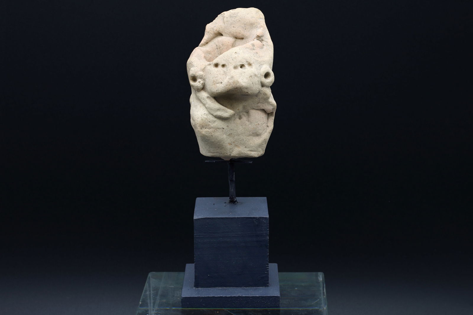 Early And Rare Huastec Pottery Idol Figure, Circa 300 AD Panuco River Style, Veracruz Pre-Columbian: Dimensions Length 2.75 inches. All Measurements Are Approximate. Condition, Antique. Refer to photos and description. // Ancient Huastec Pottery Idol Figure, Mostly The Lower Part Of The Head, Zoomorp