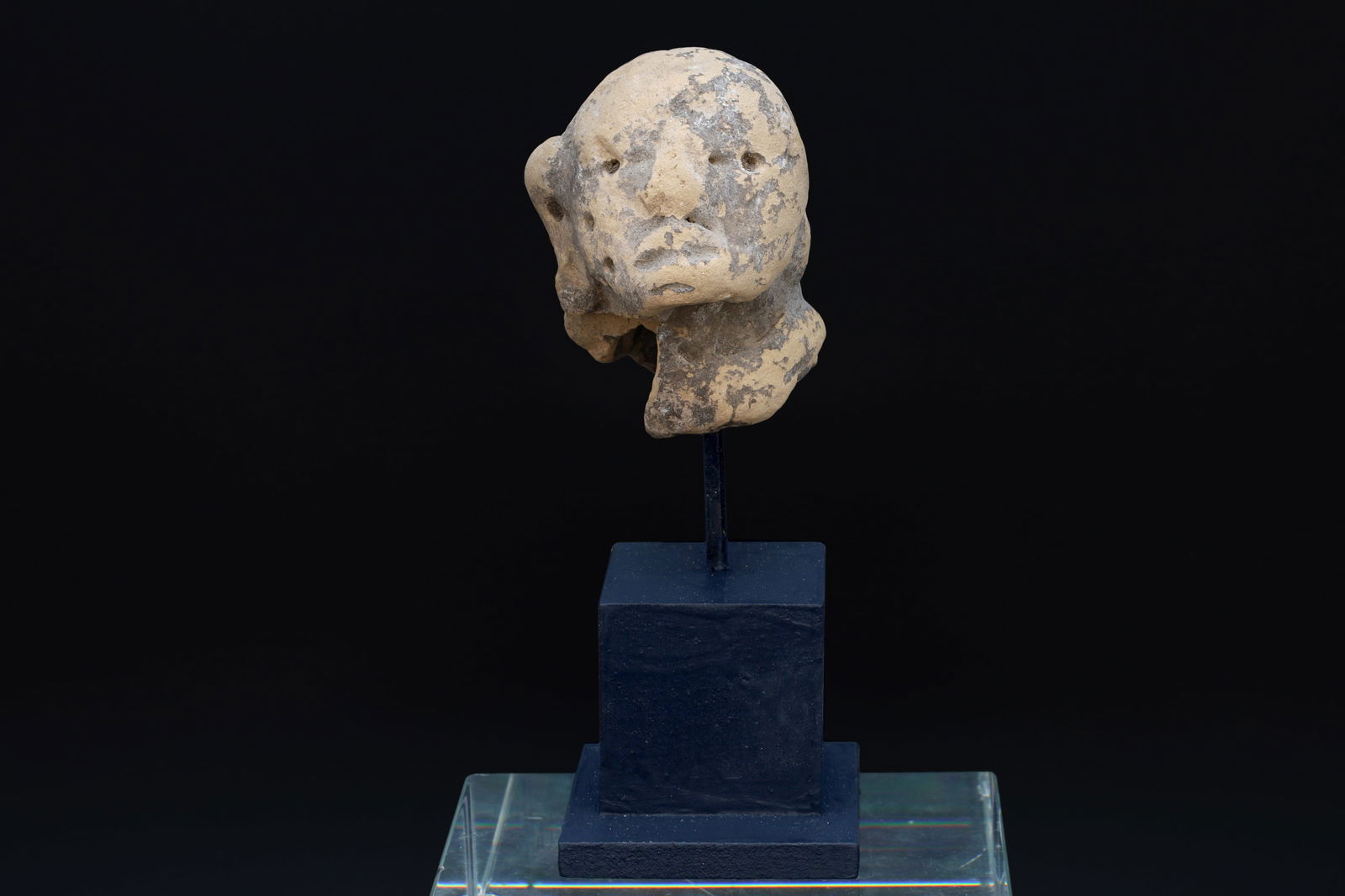 Ancient Huastec Head Figure, Circa 300 AD Panuco River Area Style, Veracruz Pre-Columbian Ceramics: Dimensions Height 2.5 inches. All Measurements Are Approximate. Condition, Antique. Refer to photos and description. // Ancient Huastec Head Figure, Circa 300 AD Panuco River Area Style, Pre-Columbian