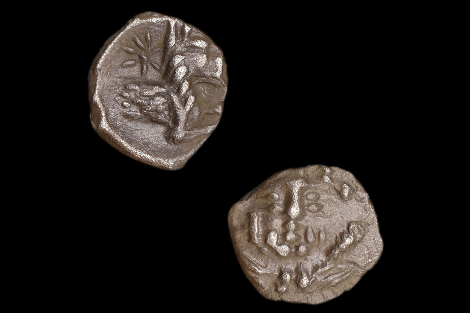 Laranda Lycaonia Cilicia, Greek Silver Obol Coin, Ca 323 BCE, Herakles With Nemean Lion Skin, Wolf: Dimensions, 10 mm, Weight 0.69 grams. All measurements are approximate. Sold exactly as pictured. Ancient City Of Laranda Lycaonia, Asia Minor, Silver Obol Coin, 324 BCE To 323 BCE, Head Of Herakles W