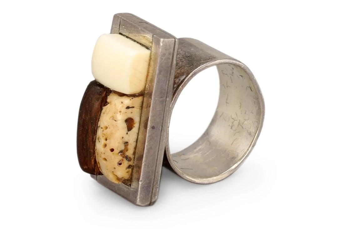 Vintage VERSIONS Ring Size 3, Avant Garde Design, Sterling Silver And Mosaic, Jasper, Ebony, Fashion: Vintage VERSIONS Ring Size 3, Avant Garde Design In A Mosaic Arrangement, Fine 925 Sterling Silver, Jasper, Ebony, Fashion Jewelry. Weight 10 grams. All Measurements Are Approximate. Retro Fashion Acc