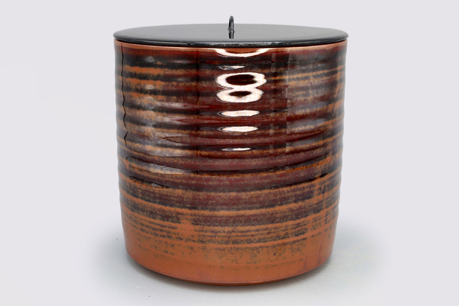 Tozan Kato, Japanese Seto Ware Mizusashi, Contemporary Pottery Art, Water Container For Tea Ceremony: This Is A Vintage 1980s or 1990s, Japanese Mizusashi, Or Fresh Water Container, Of Seto Ware, Which Is Used For Tea Ceremonies. This Mizusashi Was Made By A Famous Potter, Tozan Kato (Real Name, Keiji