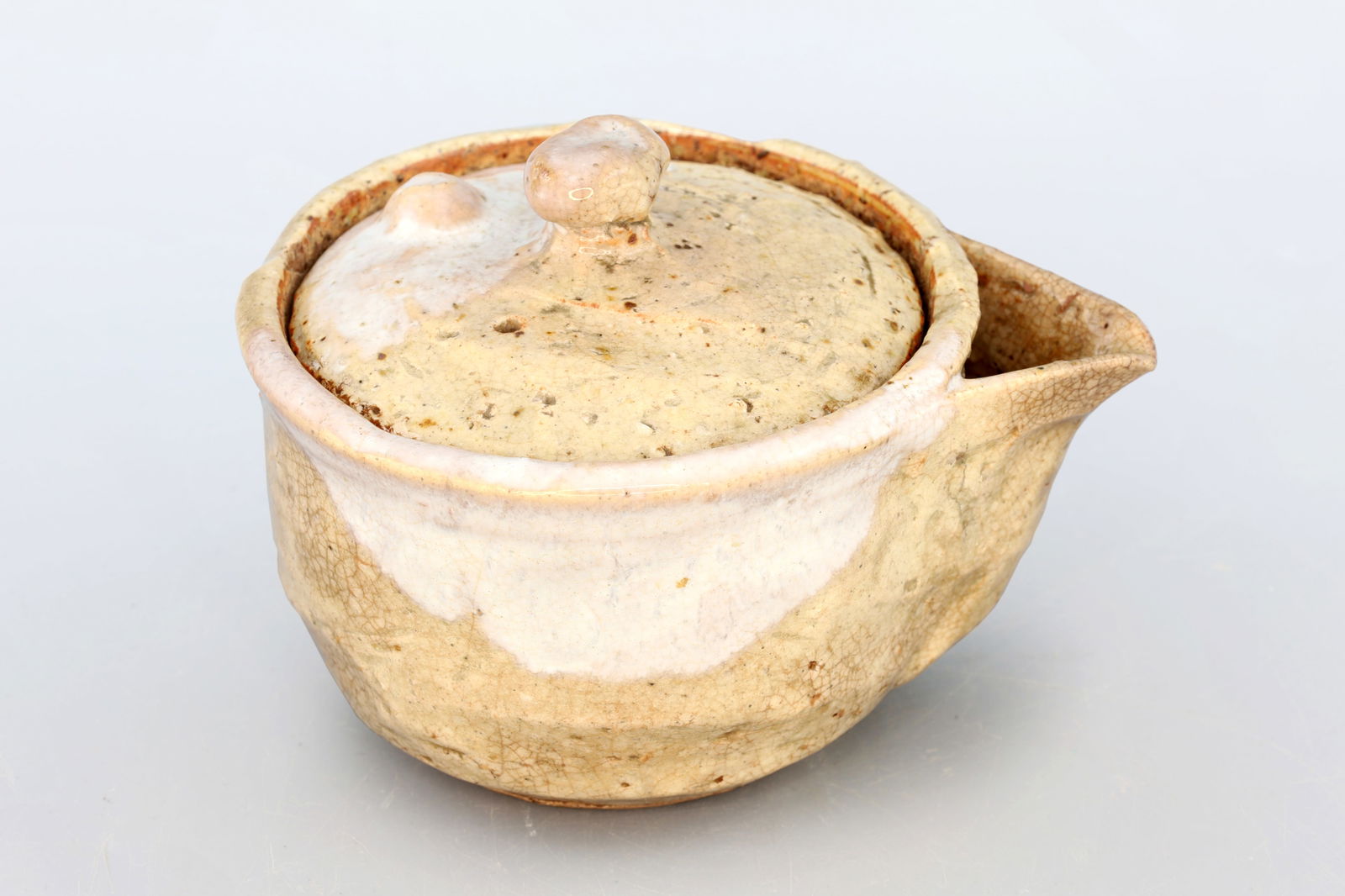 IMPORTANT, Early Showa Era Sencha Tea Pot, RARE Japanese Hohin, Hagi Ware Ceramics, Nagato: Early Showa Era Sencha Tea Pot, RARE Japanese Hohin, Hagi Ware Produced In Yamaguchi, In The Former Nagato Province. Early Decades Of The 20th Century, Circa 1930s. Has The Makers Signature At The Bot