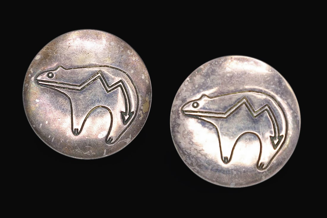Vintage Round Stud Earrings, Zuni Totem Bear, 925 Sterling Silver Etched Motifs, Americana Jewelry (1 of 3)