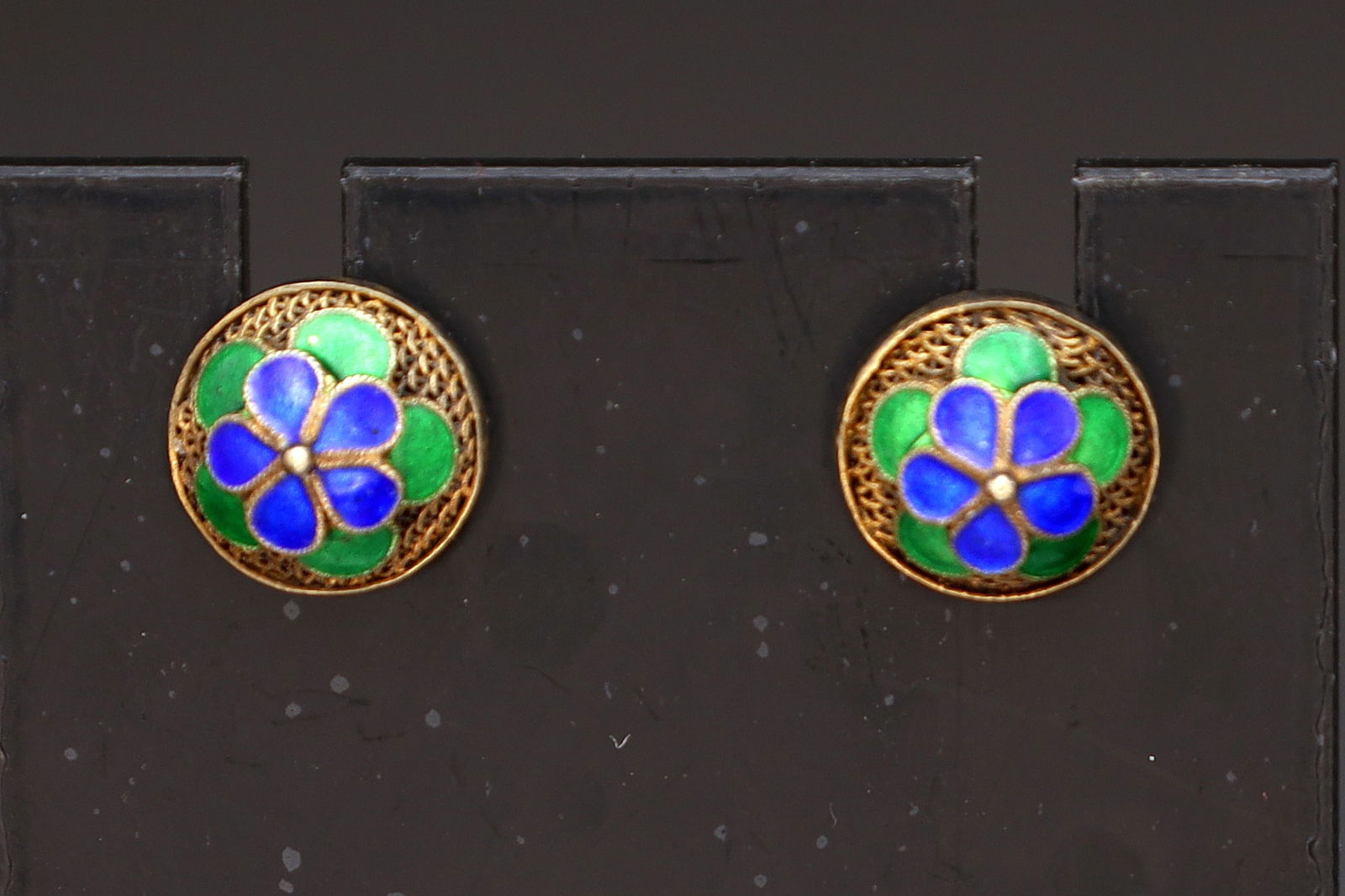 Small Cloisonne Stud Earrings, Russian Colorful Enamel And Silver Damascene, Retro Art Deco Period: Dimensions, Diameter 11 mm. All measurements are approximate. Sold As Pictured. Small Art Deco Stud Earrings, Russian Style Floral Dome Earrings. Cloisonne Enamel On A Gold Gilt 925 Sterling Silver, V