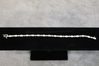 White gold Baguette and Round Diamond Bracelet
