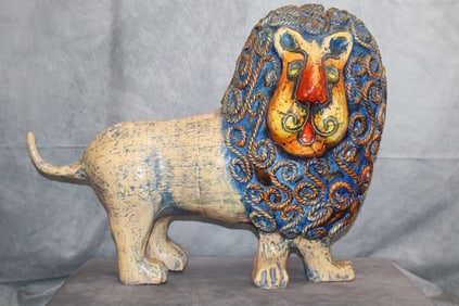 Jeanne Valentine(Mexico) Paper Mache Lion
