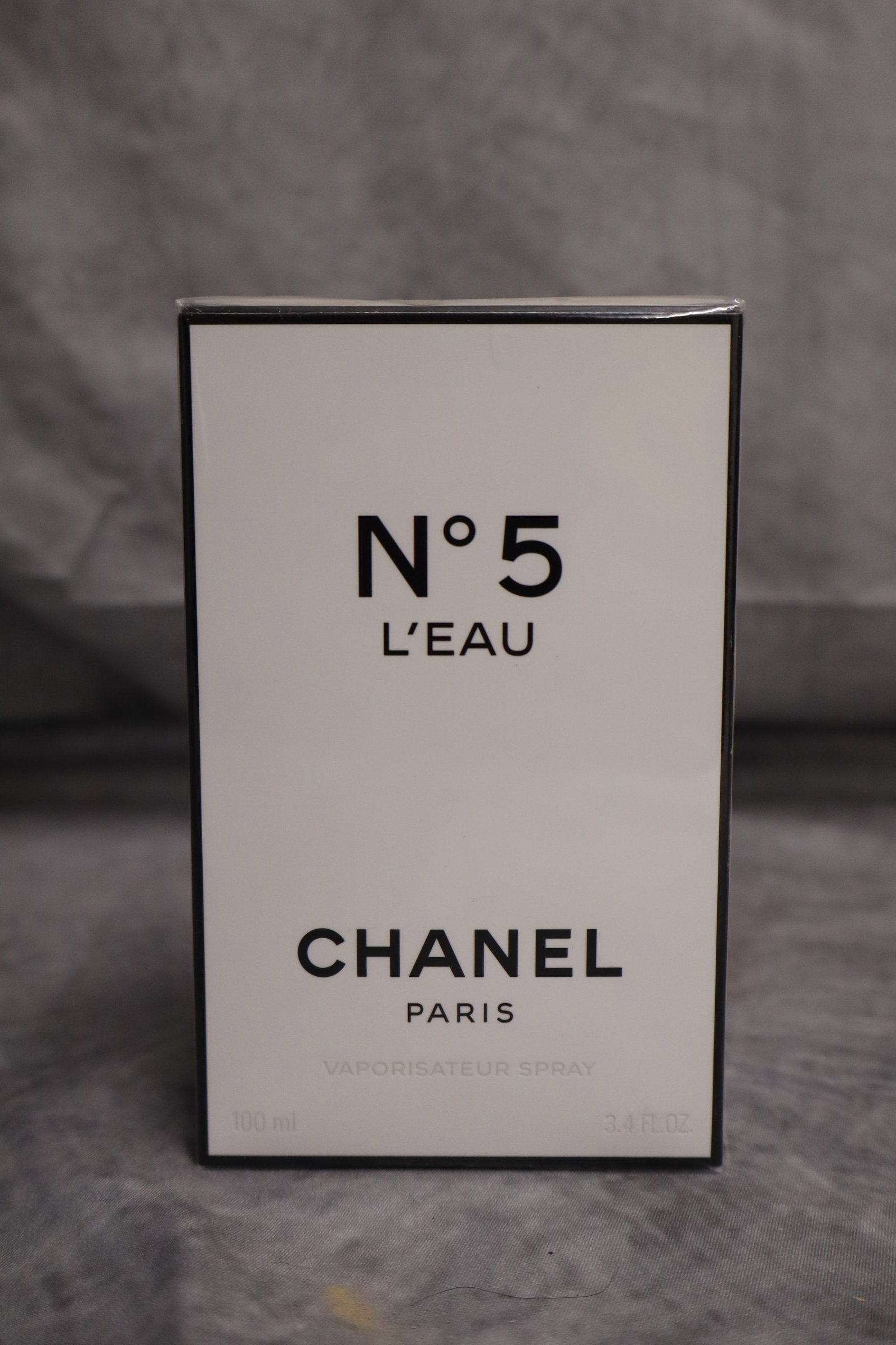 No. 5 Leau Chanel 3.4 FL. OZ: A modern, fresh and vibrant embodiment of the now and forever scent. Timeless and audacious, simple and sophisticated, N°5 L’EAU is the N°5 of today. The Classic Bottle features a continuous misti