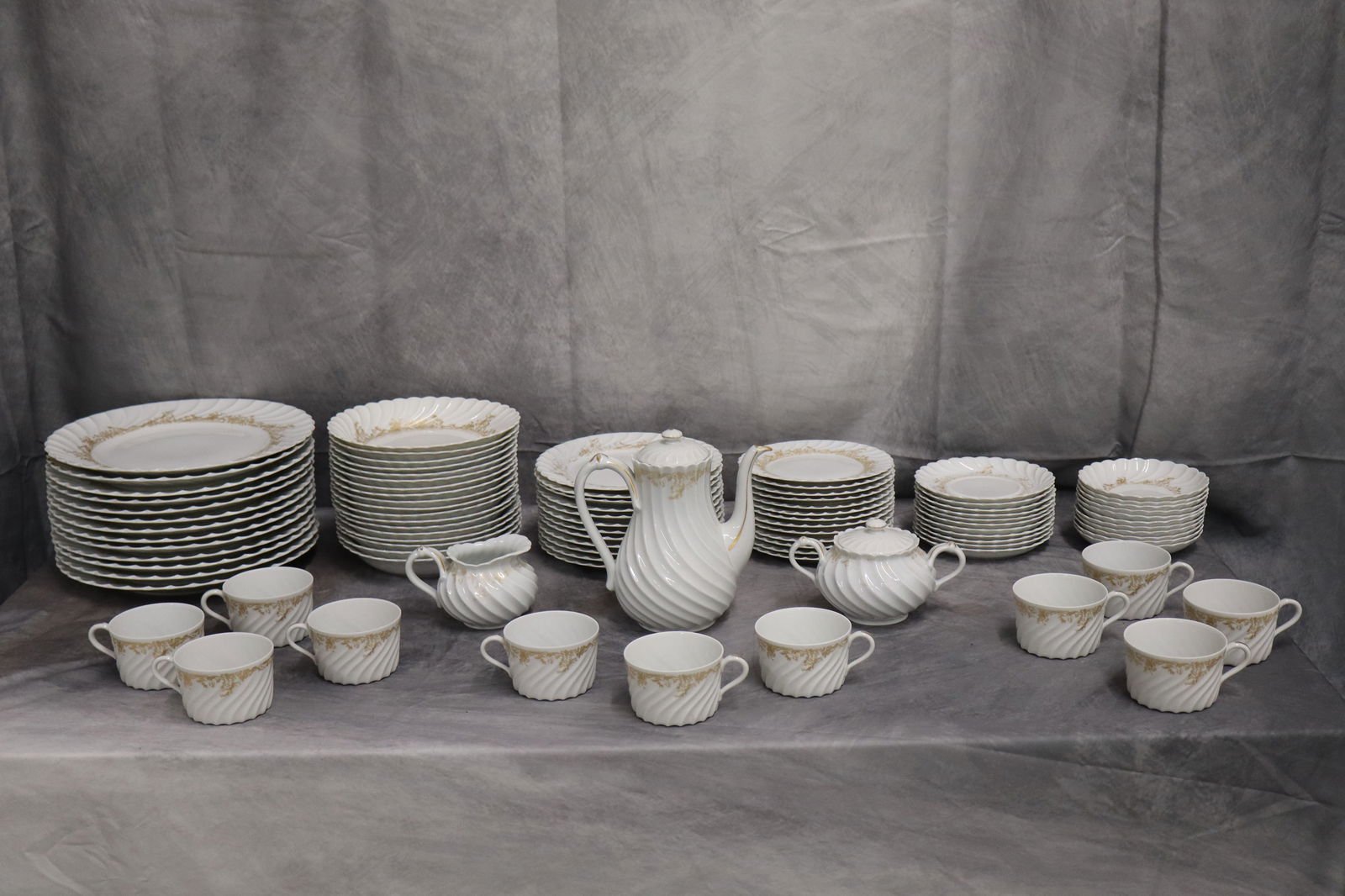 94 Piece Haviland Limoges Ladore Bone China Set: Beautiful set featuring a gold intricate design