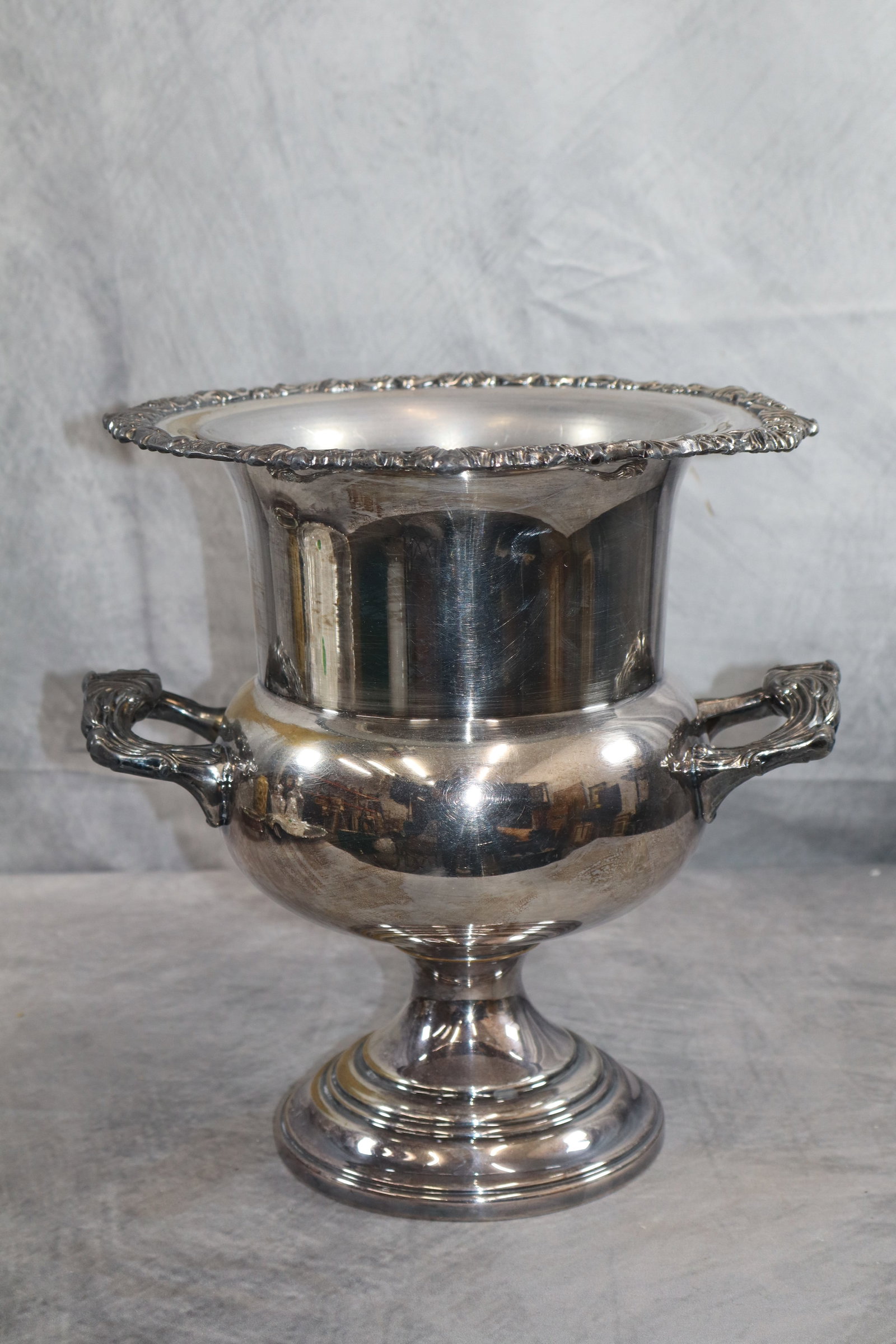 Large Metal Vintage Style Ice Bucket (1 of 3)