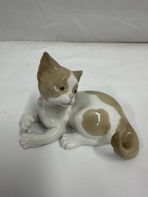 Lladro Porcelain Figurine – Model 5114 Surprised Cat