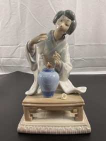 Lladro Porcelain Figurine – Arranging Flowers