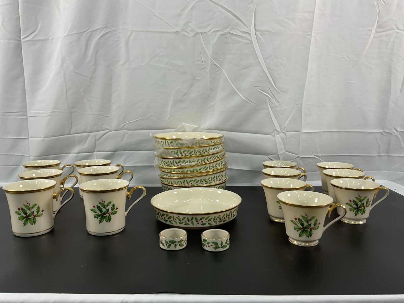 Lenox Fine China Set (1 of 8)