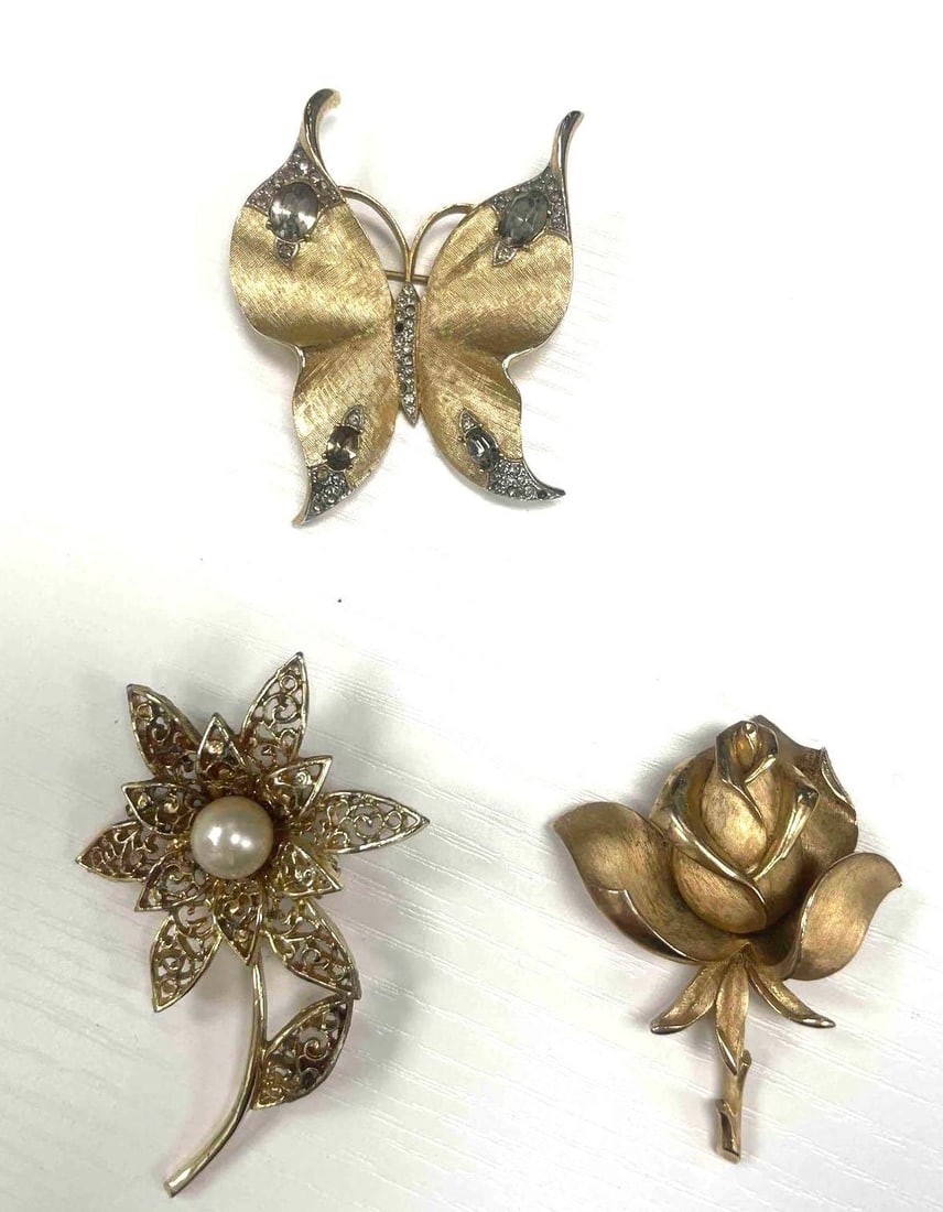 3 Pieces of Vintage Brooch (1 of 5)